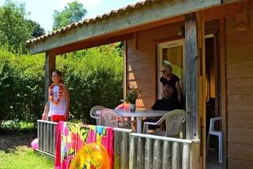 Gîte pour 6 personnes, avec piscine et terrasse, animaux acceptés à Grane