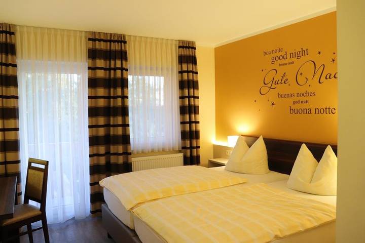 Pension für 2 Personen, mit Garten und Balkon in Winzer