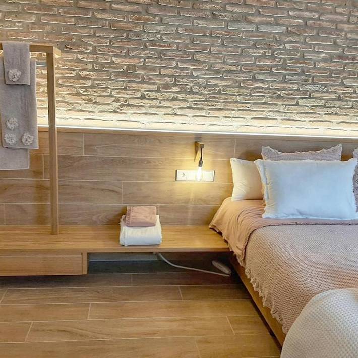 Hôtel pour 3 personnes, avec Terrasse ainsi que Jacuzzi et Jardin à Villatuerta