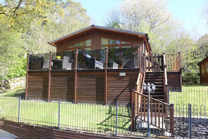 Chalet for 6 people, with Hot tub and Pool as well as Sauna in the Lake District