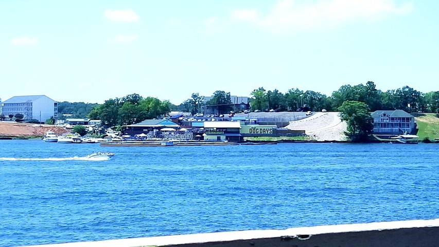 Vacation rental for 6 people, with terrace and pool in Osage Beach