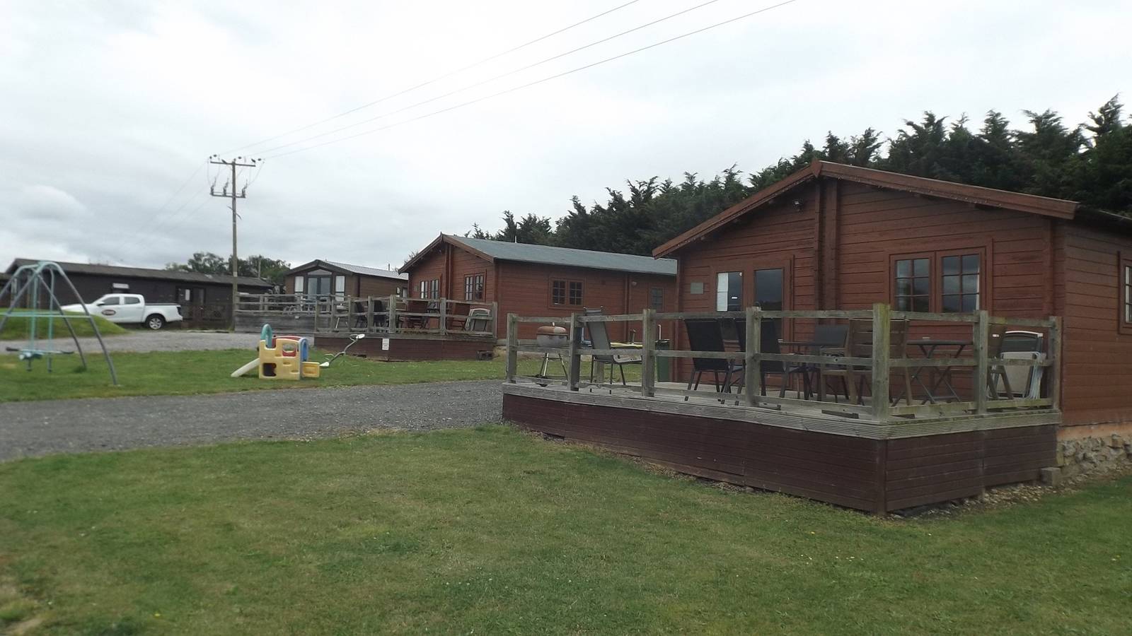 Spacious 3 bedroom cabin at Avonvale Holiday Lodge in Aldington (Worcestershire), Worcestershire