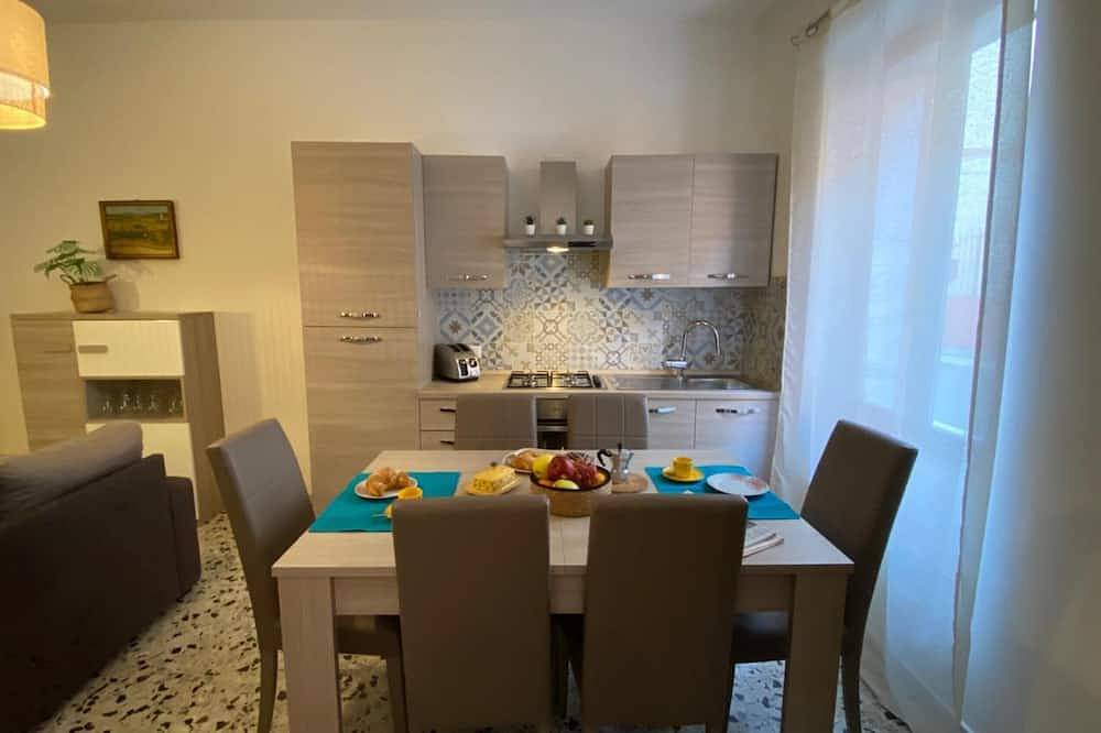 Ganze Wohnung, Elegante Dreizimmerwohnung in Porto Torres in Porto Torres, Sassari Provinz