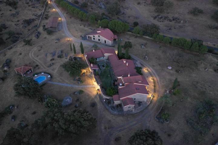 Chalet para 2 personas, con jardín además de vistas y piscina en Trasierra-Tierras de Granadilla - 3
