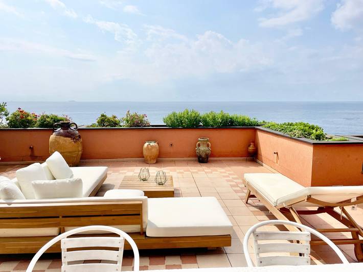 Casa vacanza per 7 persone, con balcone a Varazze