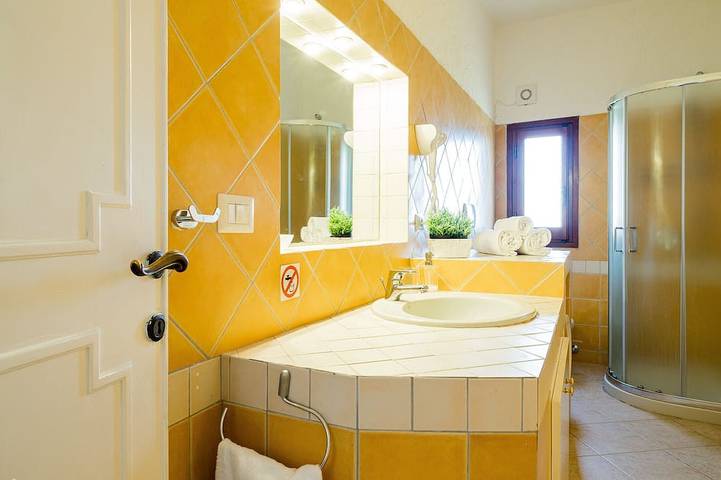 Apartamento entero, Rotonda Cottage 34 - 4 huéspedes, piscina, aire acondicionado in Baja Sardinia, Arzachena