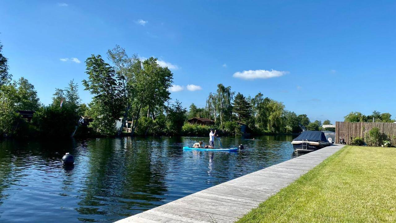 New - Waterfont Villa08 - Private Residence on a lake near Amsterdam in Vinkeveen, Groene Hart