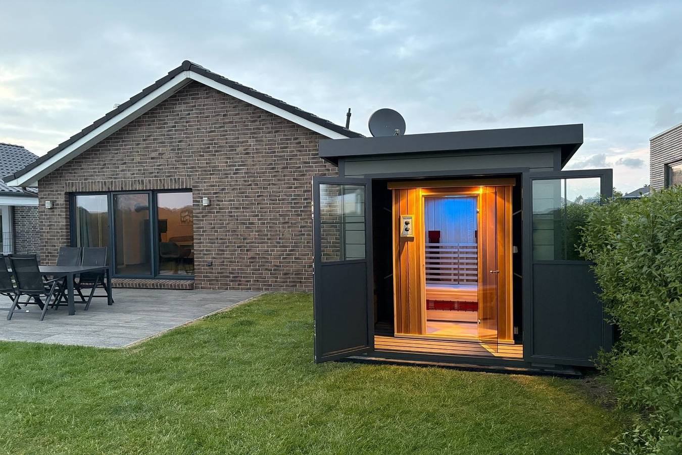 Haus Watt´n Blick – hundefreundliches Ferienhaus mit Weitblick in Sehestedt (Jade), Jade
