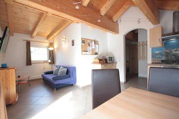 Ferienwohnung für 5 Personen, mit Terrasse und Garten sowie Ausblick, mit Haustier in Osttirol