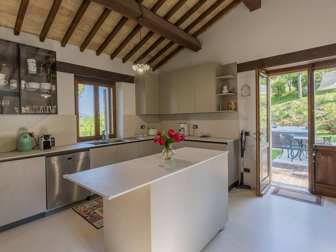Villa panoramica con piscina riscaldata in Sant'Ippolito, Valle del Metauro