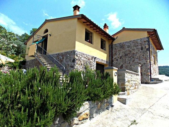 Dom dla 6 osób, z ogród i basen oraz widok w Rufina