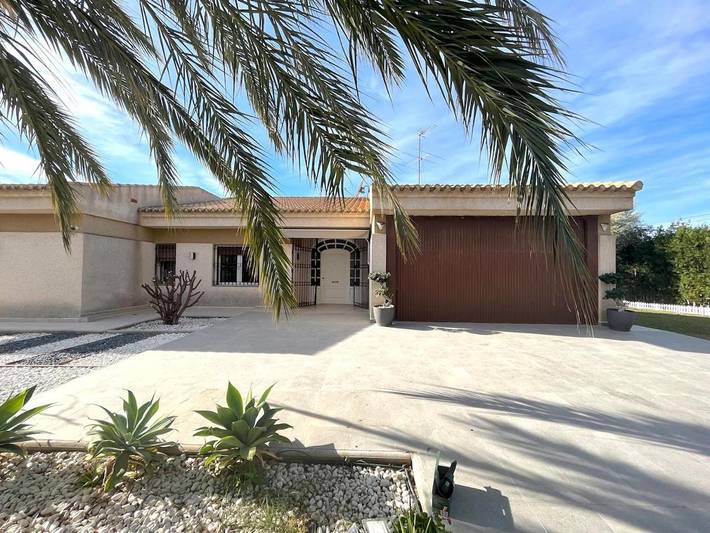 Chalet para 8 personas, con piscina y terraza en 