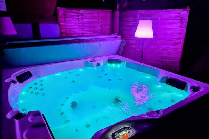 Location de vacances pour 14 personnes, avec Jacuzzi et Jardin à Wildersbach