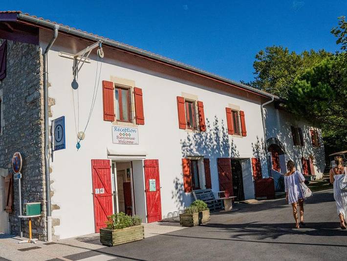 Camping für 3 Personen, mit Kinderpool und Pool in Bidart