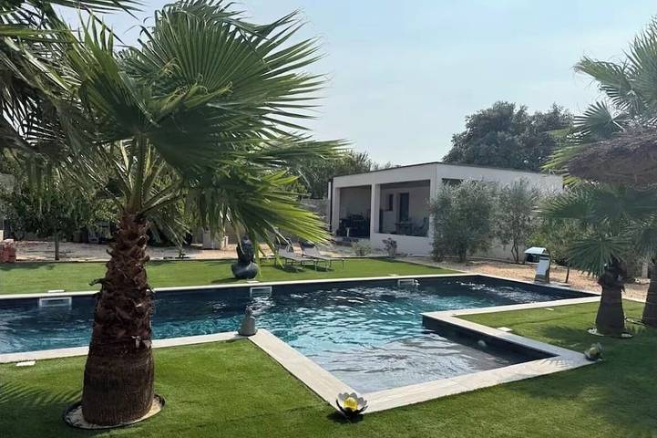 Gîte pour 2 personnes, avec jardin à Flaux