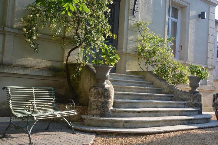 Location de vacances pour 2 personnes, avec Terrasse ainsi que Jardin et Piscine à Périgueux