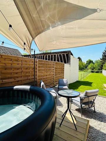 Gîte pour 4 personnes, avec terrasse ainsi que jardin et jacuzzi à Lœuilly