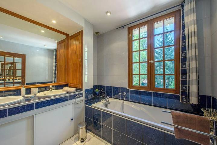 Gîte pour 4 personnes, avec vue et jardin, adapté aux familles à Saint-Priest - 4