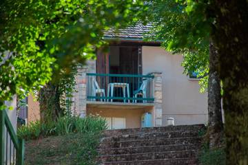 Maison de vacances pour 4 personnes, avec terrasse et piscine dans Lozère