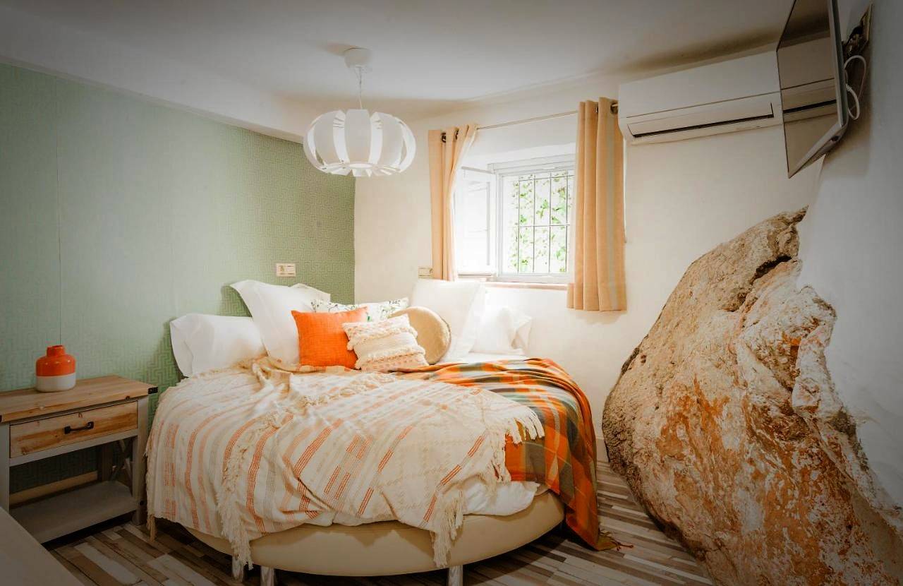 Small Double Room in Frigiliana Road, Frigiliana