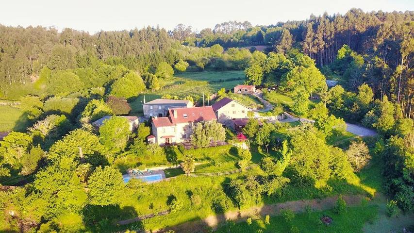 Casa rural con piscina para 3 personas, con terraza además de jardín y piscina en Provincia de La Coruña - 2