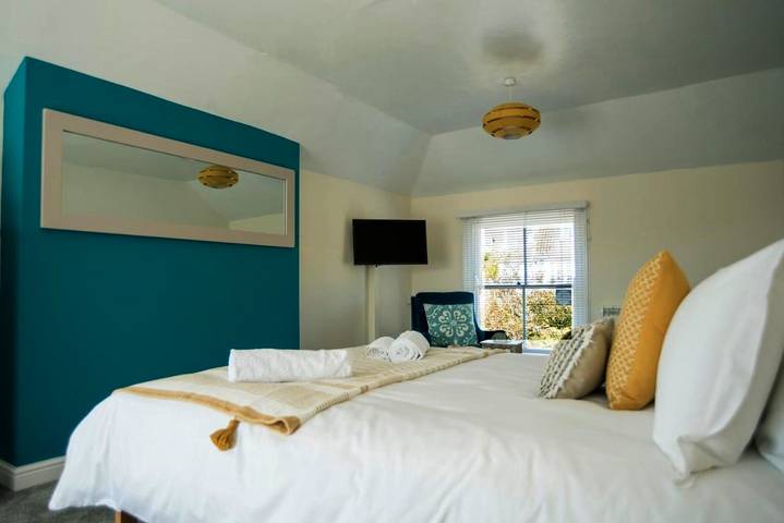 Holiday letting for 2 people, with Terrace and Garden as well as View in Perranuthnoe