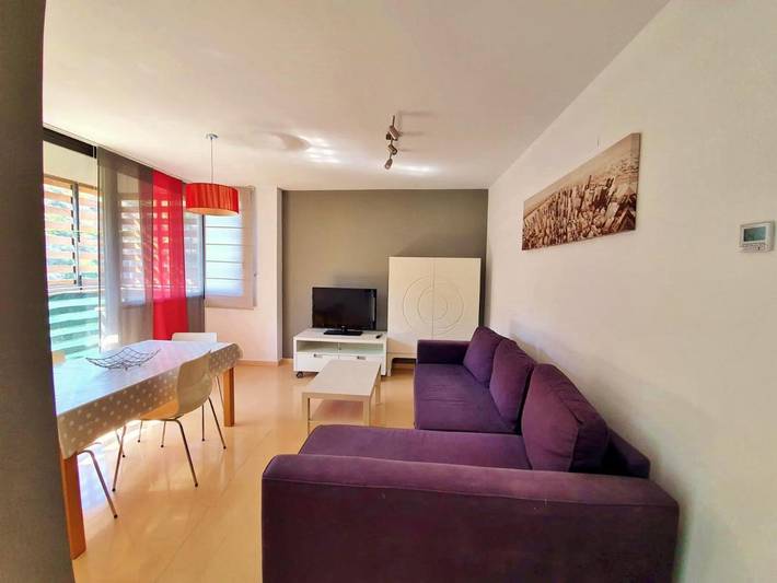 Apartamento de vacaciones para 6 personas, con piscina además de jardín y vistas - 1