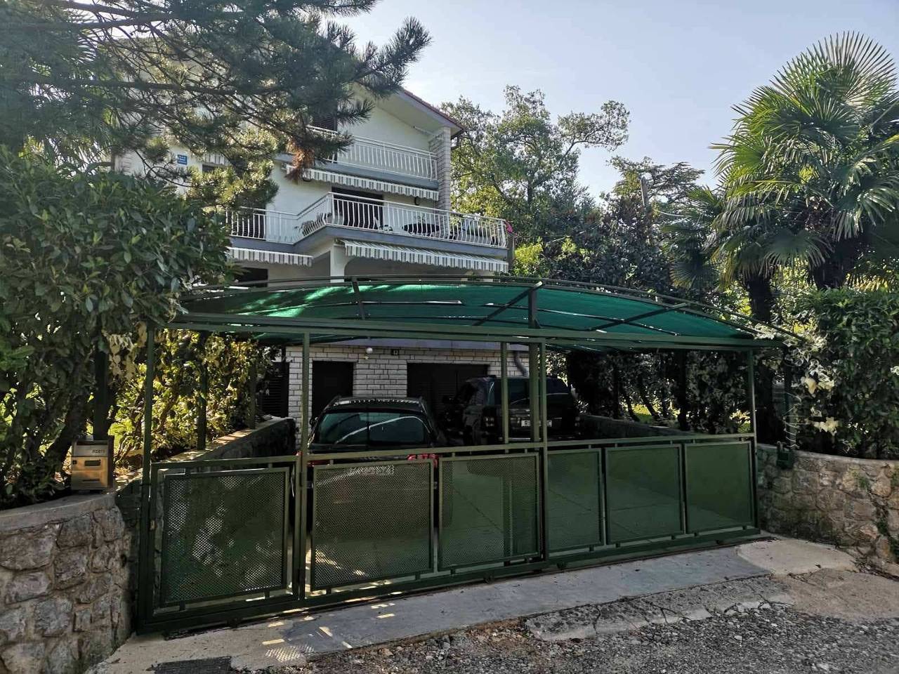 Ganze Wohnung, 1-Zimmer-Ferienwohnung mit Terrasse Njivice, Krk A-21868-a in Njivice, Krk