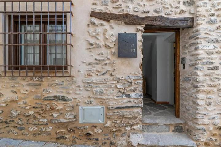 Apartamento inteiro, Apartamento 'La Trinchera' com Wi-Fi e ar condicionado in Okolice Sierra Nevada, Güejar Sierra