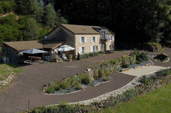 Location de vacances pour 10 personnes dans La Lanterne-et-les-Armonts
