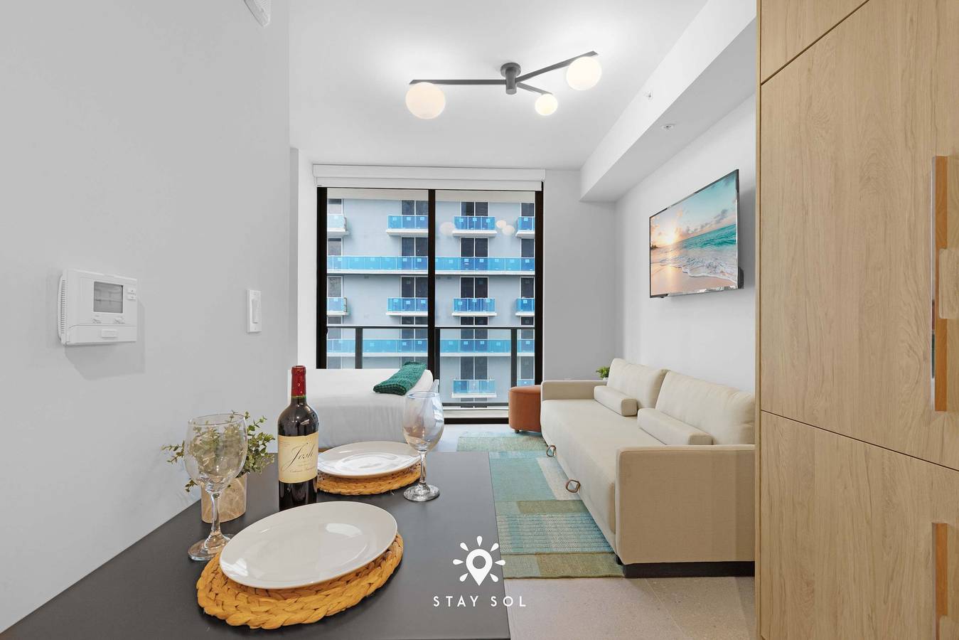 Ganzes Studio, Downtown Studio Stylish Stay Spa Workspace in Miami, Florida