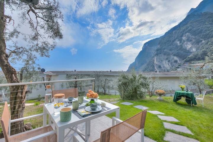 Ferienhaus für 4 Personen, mit Terrasse und Seeblick, kinderfreundlich in Gardasee-Lombardei - 2