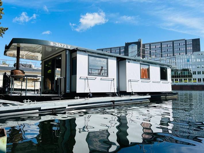 Ferienhaus für 8 Personen, mit Terrasse und Sauna sowie Seeblick und Ausblick in Reinickendorf