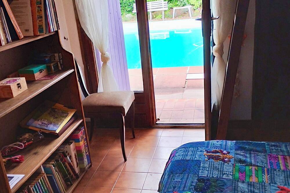 Quiet Villa With View And Pool, At The Foot Of Parc St Pons And 15 Minutes From Cassis in Gémenos, Mittelmeerküste (Frankreich)