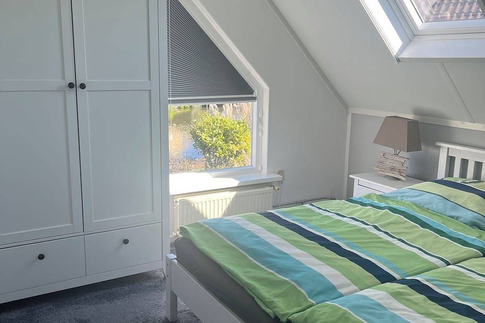 Modern eingerichtetes Ferienhaus für 6 Personen, direkt am Wasser    - Wlan !! in Medemblik, Ijsselmeer