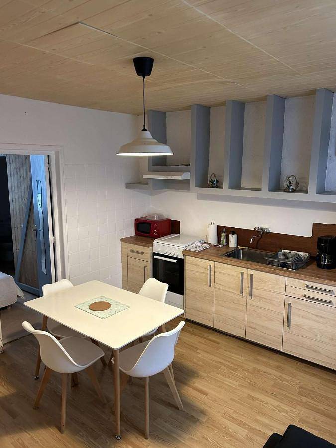 Appartement entier, One-Bedroom Apartment in Pont-l'Abbé, Région de Quimper