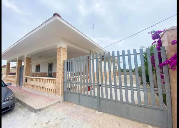 Gîte pour 11 personnes, avec Balcon et Jardin à Torre Colimena