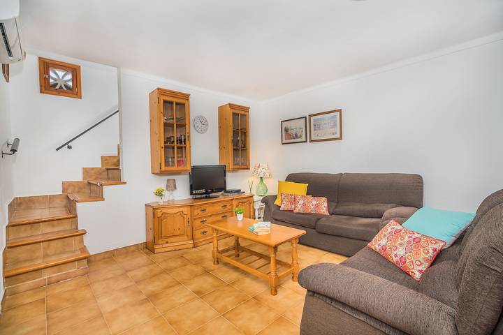 Holiday Home 'Sontuiri Den Jaume' with Private Pool, Wi-Fi and Air Conditioning in Pollença By, Pollença