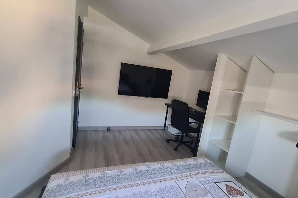 Family villa close to the sea and shops in Vias Plage, Vias