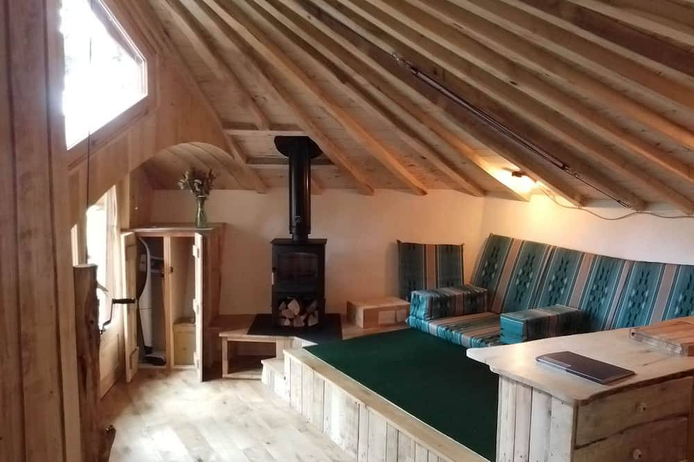 Cabane perchée / sauna & cold bath / shared natural swimming pool in L'Isle-Bouzon, Gers