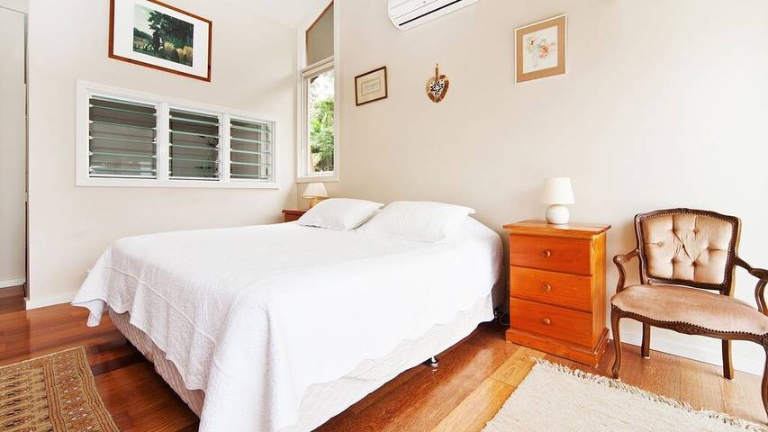 Holiday home for 7 people, with balcony and garden in Sydney