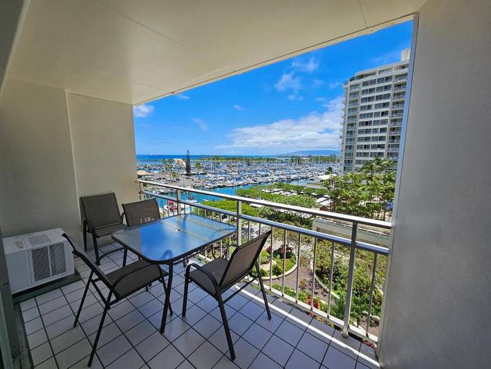 Apartahotel para 4 personas, con piscina además de jardín y vistas en Honolulu