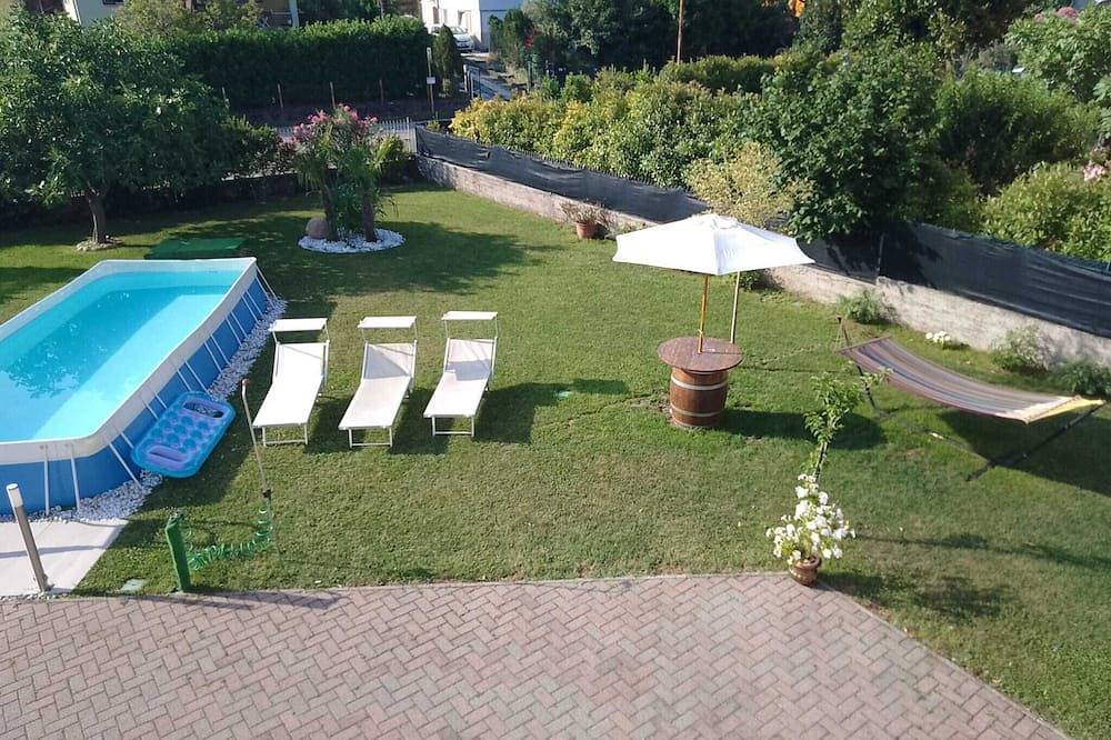 House with private pool x families and companies in Caprino Veronese, Gardasee-Berge