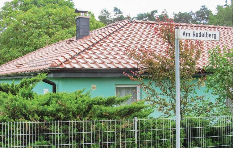 Ferienhaus für 10 Personen, mit Whirlpool und Terrasse sowie Sauna und Pool in Mecklenburgische Seenplatte - 2