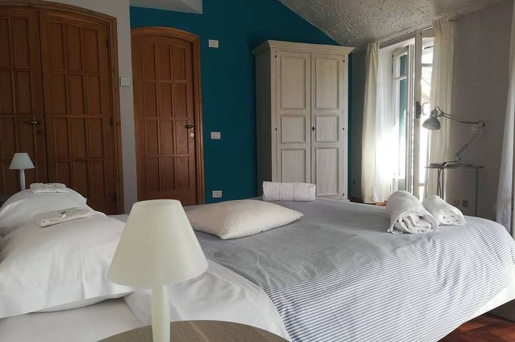 Beautiful Lake Front Villa, tolle Comer See, exklusive Lage !! in Argegno, Gemeinde Argegno
