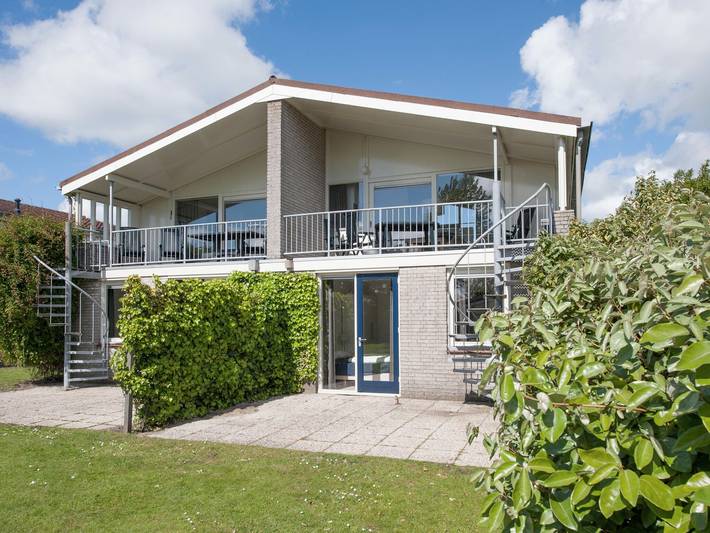 Bungalow für 6 Personen, mit Terrasse und Garten sowie Pool