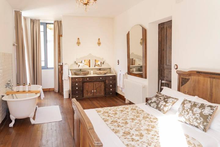 Hôtel pour 2 personnes, avec jardin ainsi que sauna et vue à Bastelica - 2