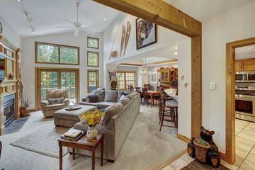 Vacation Home for 7 Guests in Breckenridge, Summit County, Picture 4