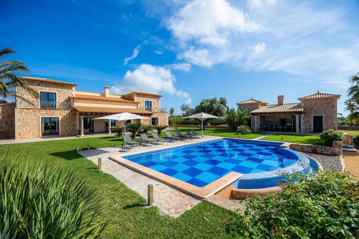 Finca für 10 Personen, mit Balkon und Garten sowie Seeblick in Calas de Mallorca
