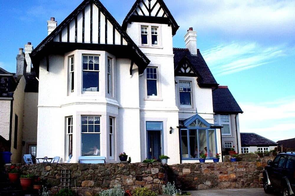Ganze Wohnung, Elie in der Nähe von St. Andrews. Luxus-Selbstversorger-Strandhaus mit herrlichem Meerblick in Elie, Region Fife